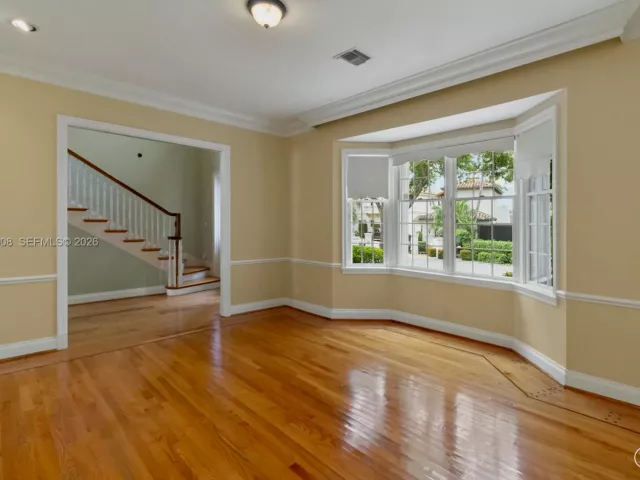 4-bedroom home for rent in Fort Lauderdale - 700 Coral Way - MondialRealty