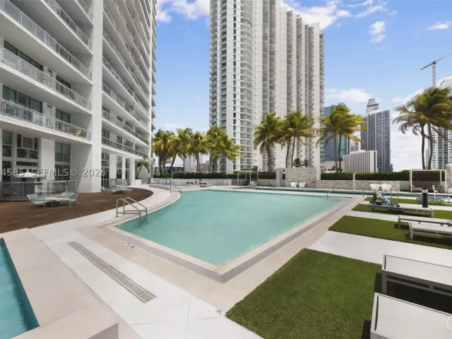 2-bedroom condo for sale in Miami - 90 SW 3rd St 2602 - MondialRealty