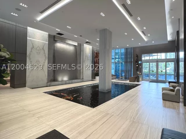 1-bedroom condo for sale in Fort Lauderdale - 333 Las Olas Way 304 - MondialRealty