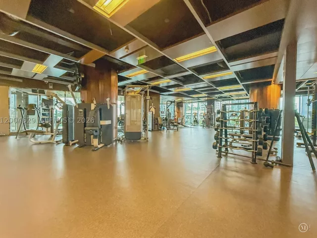 1-bedroom condo for sale in Fort Lauderdale - 333 Las Olas Way 304 - MondialRealty