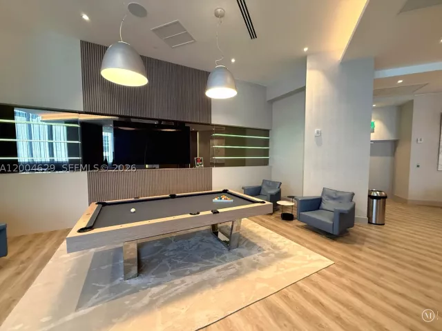 1-bedroom condo for sale in Fort Lauderdale - 333 Las Olas Way 304 - MondialRealty