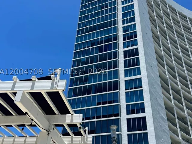 2-bedroom condo for sale in Miami - 601 NE 36th St 801 - MondialRealty