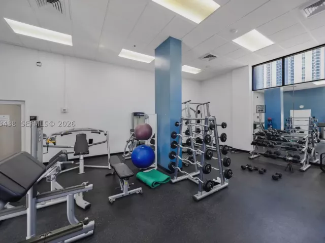 2-bedroom condo for sale in Sunny Isles Beach - 100 Bayview Dr 606 - MondialRealty