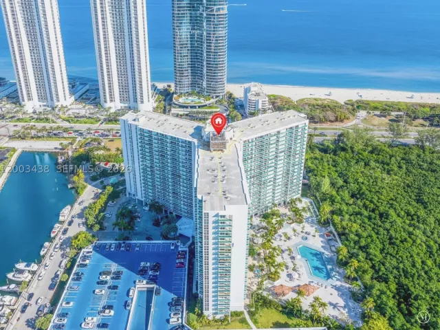 2-bedroom condo for sale in Sunny Isles Beach - 100 Bayview Dr 606 - MondialRealty