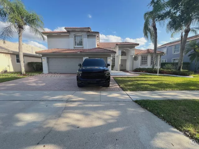 5-bedroom home for sale in Pembroke Pines - 13840 NW 20th St - MondialRealty
