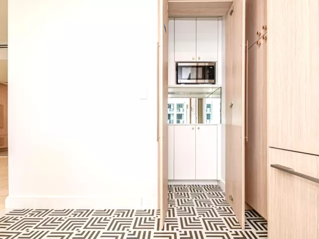 2-bedroom condo for sale in Bal Harbour - 10101 Collins Avenue 7d - MondialRealty