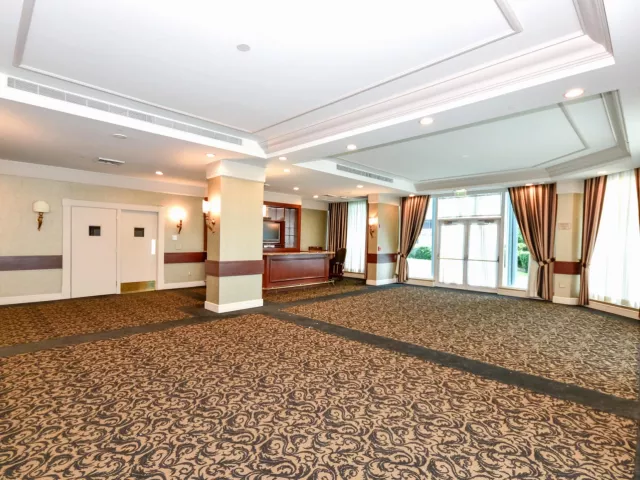 2-bedroom condo for sale in Bal Harbour - 10101 Collins Avenue 7d - MondialRealty