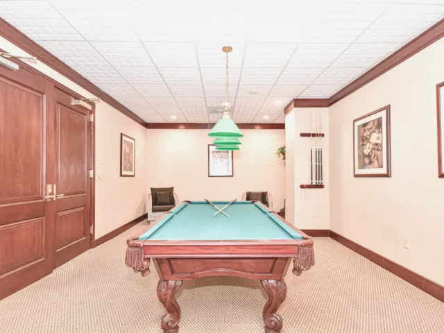 2-bedroom condo for sale in Bal Harbour - 10101 Collins Avenue 7d - MondialRealty