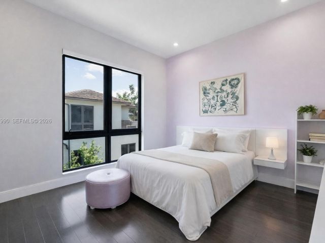 4-bedroom home for sale in Doral - 8424 NW 51st Ter - MondialRealty