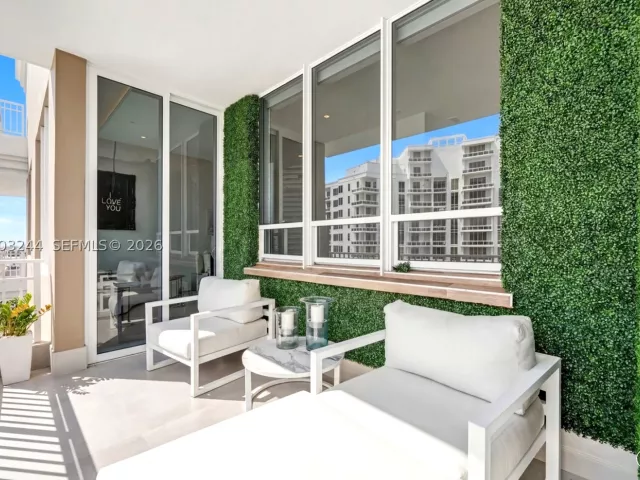 3-bedroom condo for sale in Miami - 801 Brickell Key Blvd PH3306 - MondialRealty