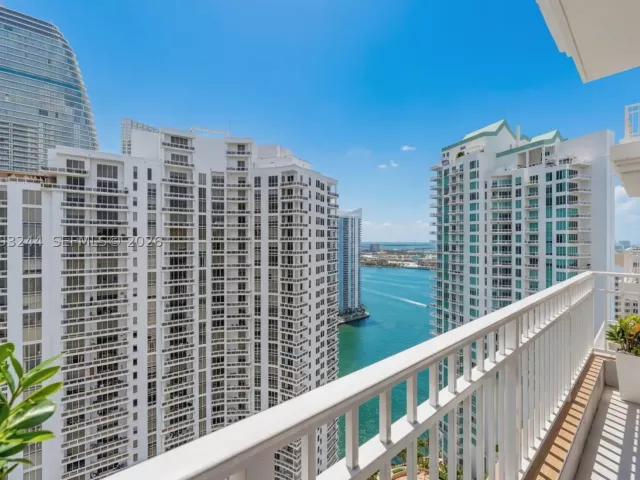 3-bedroom condo for sale in Miami - 801 Brickell Key Blvd PH3306 - MondialRealty
