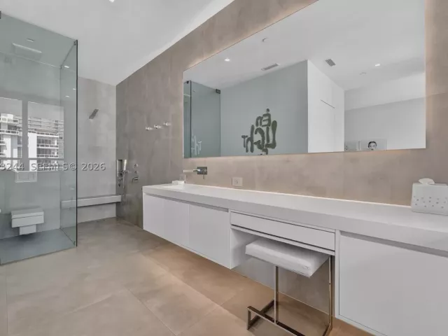 3-bedroom condo for sale in Miami - 801 Brickell Key Blvd PH3306 - MondialRealty