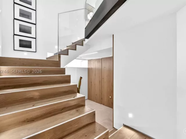 3-bedroom condo for sale in Miami - 801 Brickell Key Blvd PH3306 - MondialRealty