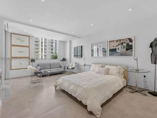 3-bedroom condo for sale in Miami - 801 Brickell Key Blvd PH3306 - MondialRealty