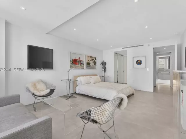 3-bedroom condo for sale in Miami - 801 Brickell Key Blvd PH3306 - MondialRealty