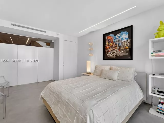 3-bedroom condo for sale in Miami - 801 Brickell Key Blvd PH3306 - MondialRealty