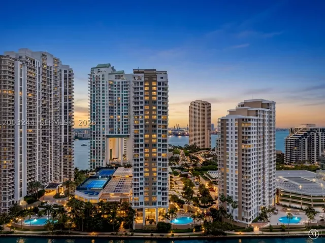 3-bedroom condo for sale in Miami - 801 Brickell Key Blvd PH3306 - MondialRealty
