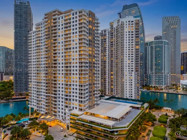 3-bedroom condo for sale in Miami - 801 Brickell Key Blvd PH3306 - MondialRealty