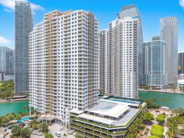 3-bedroom condo for sale in Miami - 801 Brickell Key Blvd PH3306 - MondialRealty