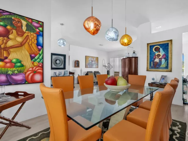 5-bedroom home for sale in Fort Lauderdale - 16423 Segovia Circle S - MondialRealty