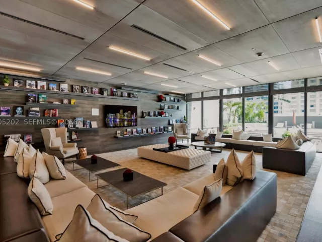 2-bedroom condo for rent in Miami - 1080 Brickell Ave 2601 - MondialRealty