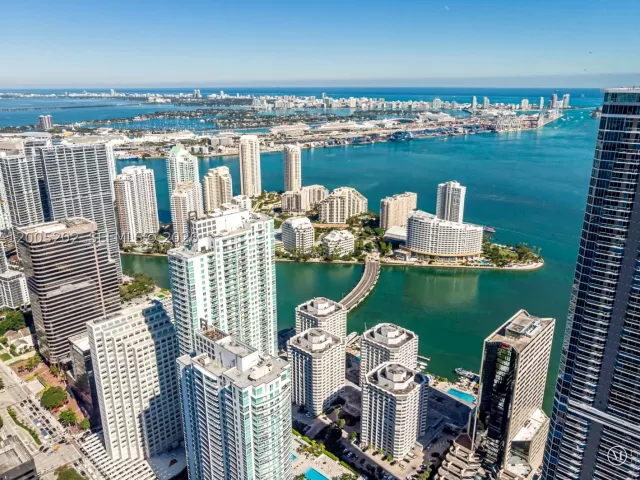 2-bedroom condo for rent in Miami - 1080 Brickell Ave 2601 - MondialRealty