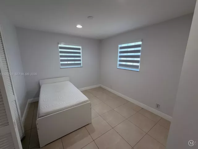 3-bedroom home for rent in Hollywood - 3011 N 74th Ave - MondialRealty