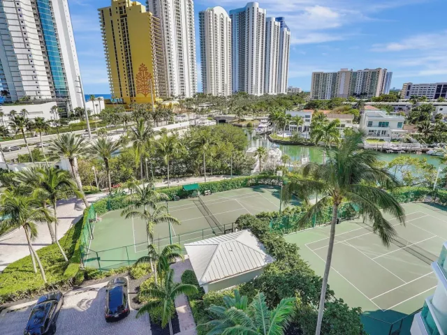 3-bedroom condo for sale in Sunny Isles Beach - 16400 Collins Avenue 641 - MondialRealty