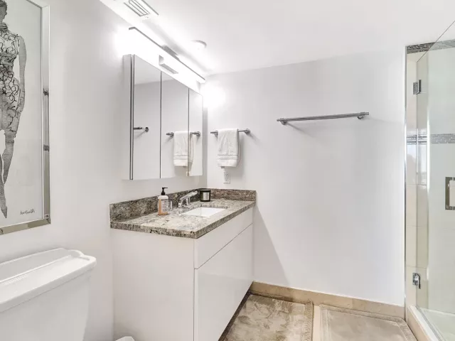 3-bedroom condo for sale in Sunny Isles Beach - 16400 Collins Avenue 641 - MondialRealty