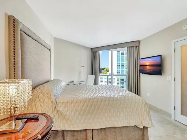 3-bedroom condo for sale in Sunny Isles Beach - 16400 Collins Avenue 641 - MondialRealty