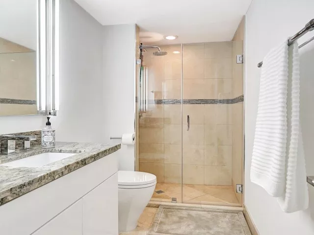 3-bedroom condo for sale in Sunny Isles Beach - 16400 Collins Avenue 641 - MondialRealty