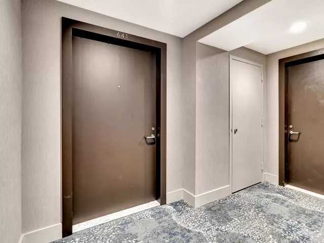 3-bedroom condo for sale in Sunny Isles Beach - 16400 Collins Avenue 641 - MondialRealty