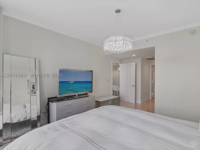 3-bedroom condo for rent in Sunny Isles Beach - 17875 Collins Ave 3305 - MondialRealty