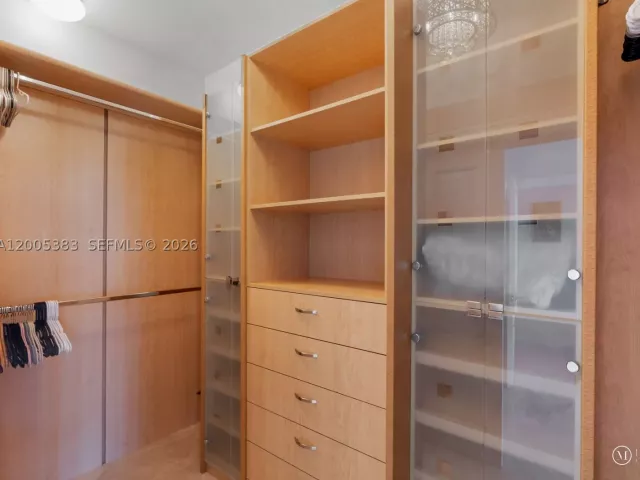 3-bedroom condo for rent in Sunny Isles Beach - 17875 Collins Ave 3305 - MondialRealty