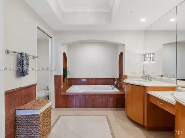 3-bedroom condo for rent in Sunny Isles Beach - 17875 Collins Ave 3305 - MondialRealty