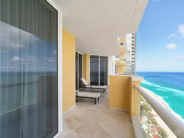 3-bedroom condo for rent in Sunny Isles Beach - 17875 Collins Ave 3305 - MondialRealty