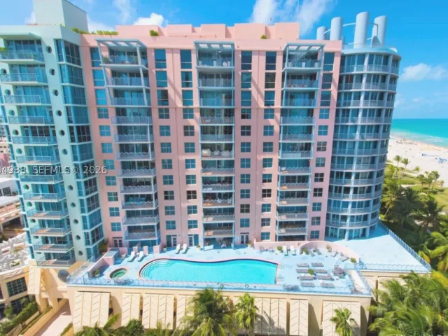 2-bedroom condo for sale in Miami Beach - 1500 Ocean Dr 607 - MondialRealty