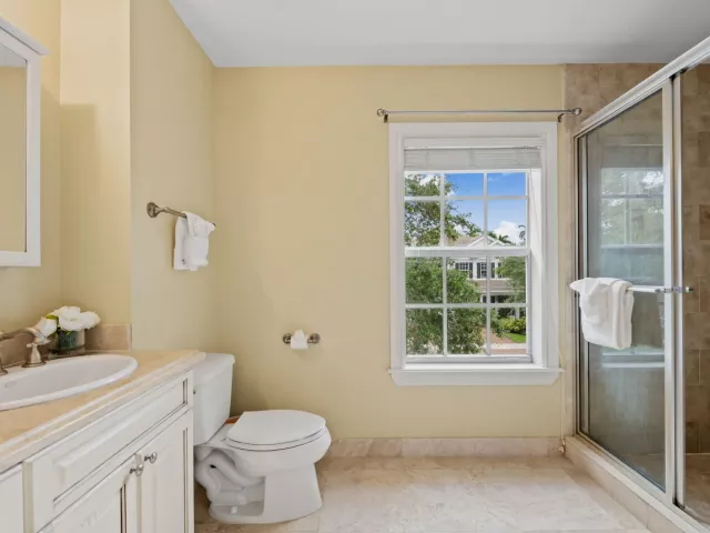 4-bedroom home for sale in Fort Lauderdale - 1421 SW 20th Court - MondialRealty