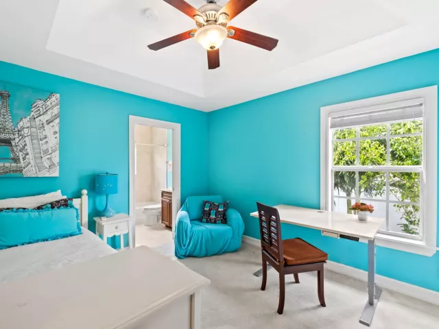 4-bedroom home for sale in Fort Lauderdale - 1421 SW 20th Court - MondialRealty