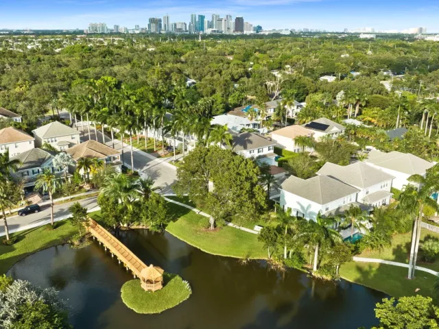 4-bedroom home for sale in Fort Lauderdale - 1421 SW 20th Court - MondialRealty