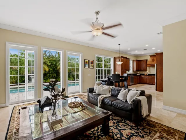 4-bedroom home for sale in Fort Lauderdale - 1421 SW 20th Court - MondialRealty
