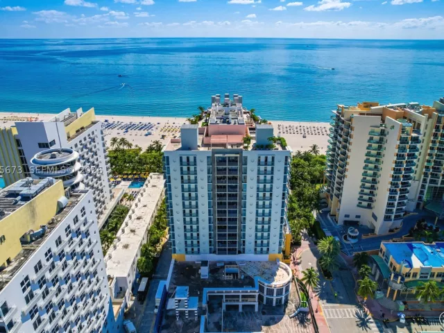 3-bedroom condo for rent in Miami Beach - 1500 Ocean Dr 1003 - MondialRealty