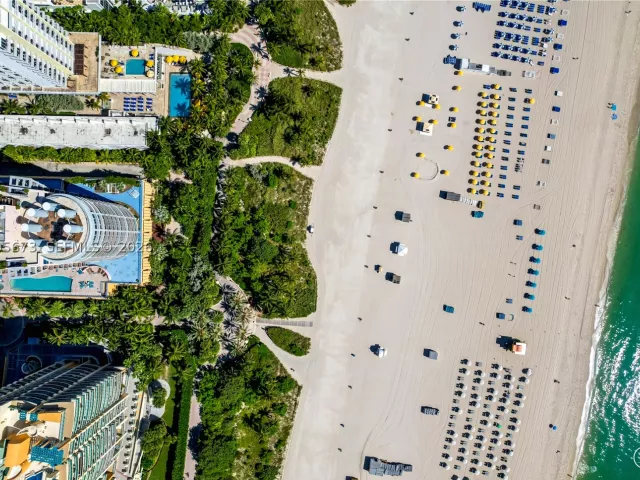 3-bedroom condo for rent in Miami Beach - 1500 Ocean Dr 1003 - MondialRealty