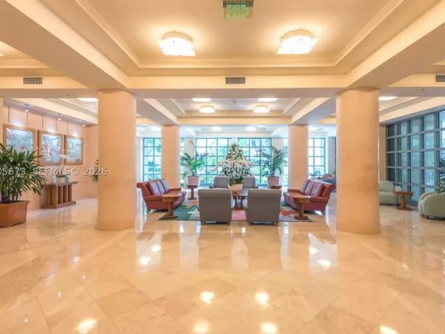 3-bedroom condo for rent in Miami Beach - 1500 Ocean Dr 1003 - MondialRealty