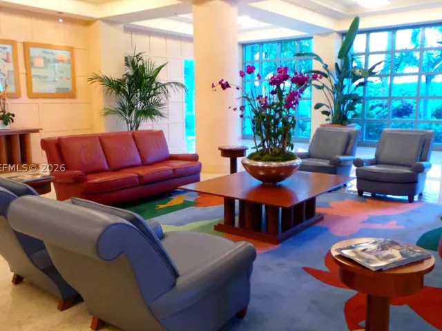 3-bedroom condo for rent in Miami Beach - 1500 Ocean Dr 1003 - MondialRealty