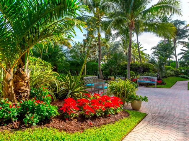 3-bedroom condo for rent in Miami Beach - 1500 Ocean Dr 1003 - MondialRealty