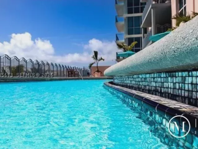 3-bedroom condo for rent in Miami Beach - 1500 Ocean Dr 1003 - MondialRealty