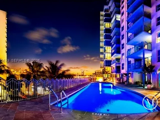 3-bedroom condo for rent in Miami Beach - 1500 Ocean Dr 1003 - MondialRealty