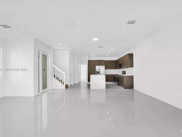 5-bedroom home for sale in Miami - 22555 SW 125th Ave - MondialRealty