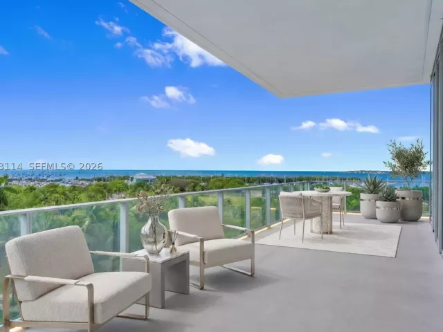 5-bedroom condo for sale in Miami - 2675 S Bayshore Dr 602S - MondialRealty